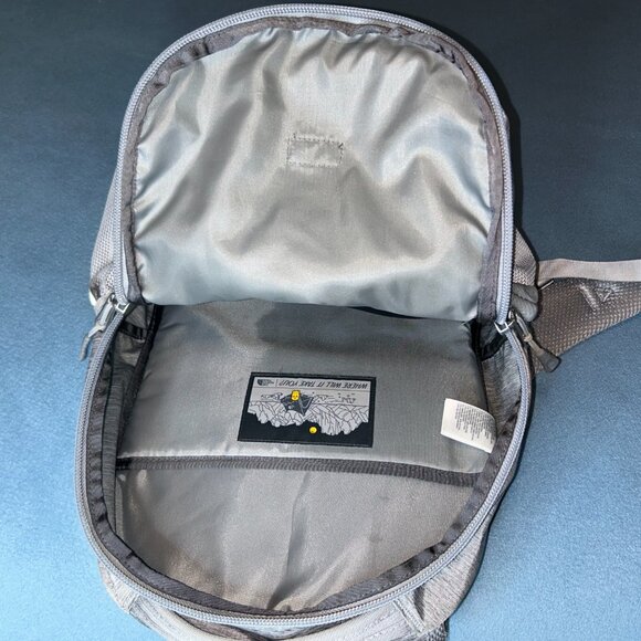 The North Face Jester Backpack – Heather Grey – Spacious/Durable/Great Condition - Picture 6 of 7